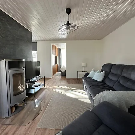Vaikne, Hubane Ja Privaatne Korter Linna Suedames! Kuressaare Exterior photo